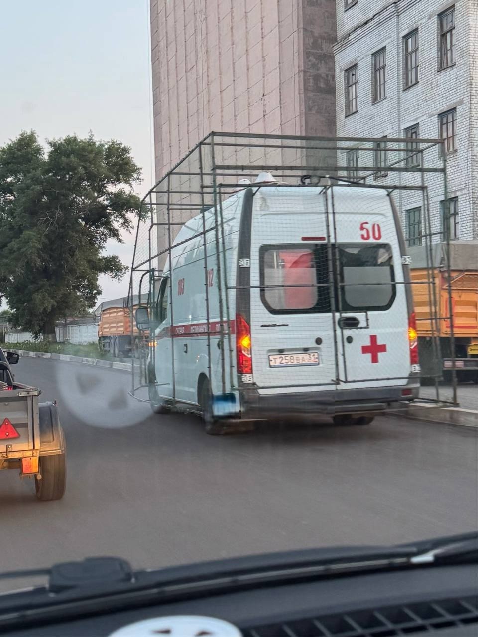 Машины скорой помощи с антидроновыми сетками появились в Шебекино Белгородской области Регнум