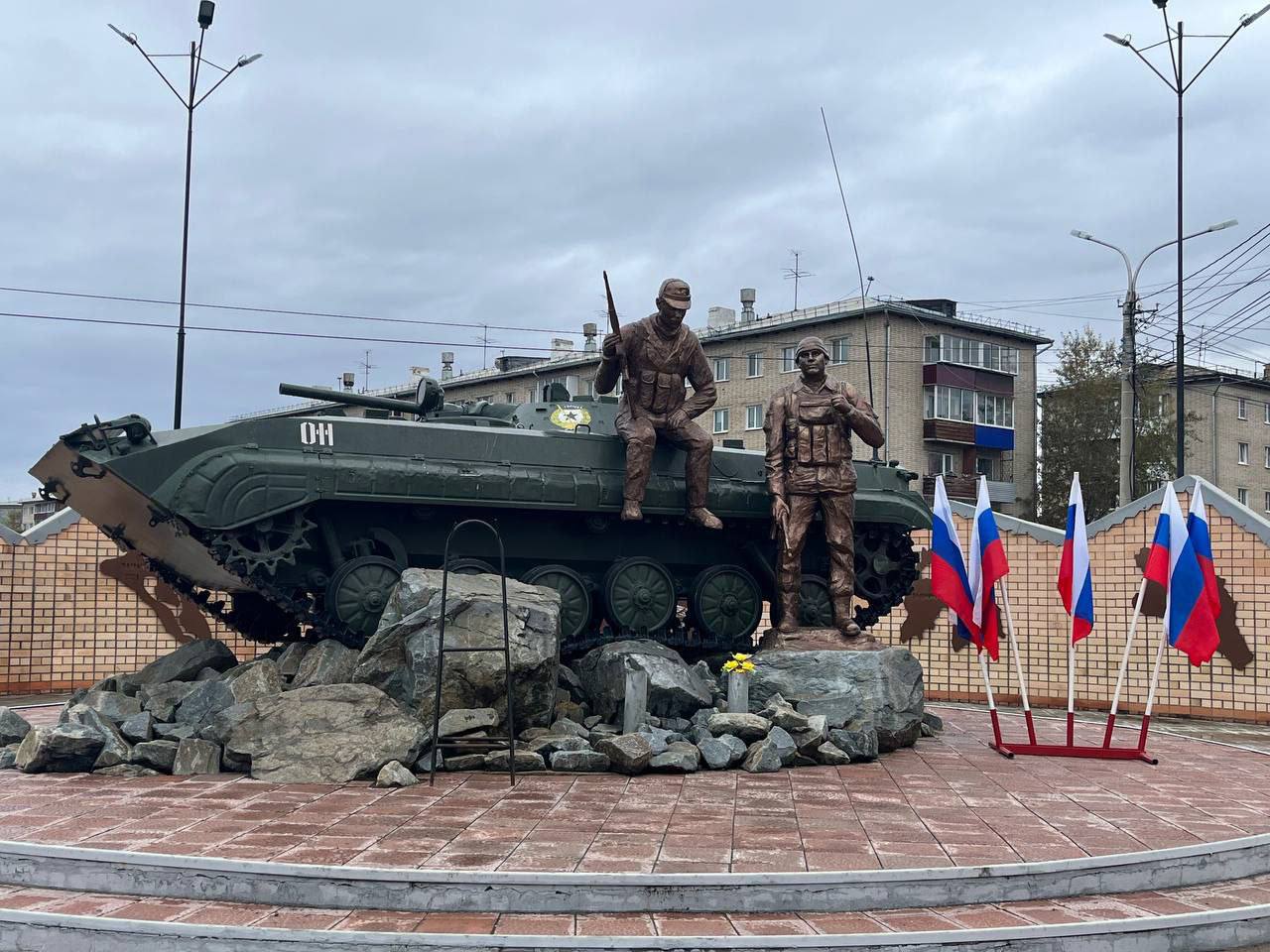 В честь Дня памяти забайкальцев погибших при исполнении воинского и служебного долга в среду 24 сентября у памятника Землякам забайкальцам погибшим при исполнении воинского и служебного долга в локальных войнах и конфликтах в посёлке Текстильщиков пройдет митинг с торжественным возложением цветов Начало мероприятия в 12 00 Приглашаются все желающие