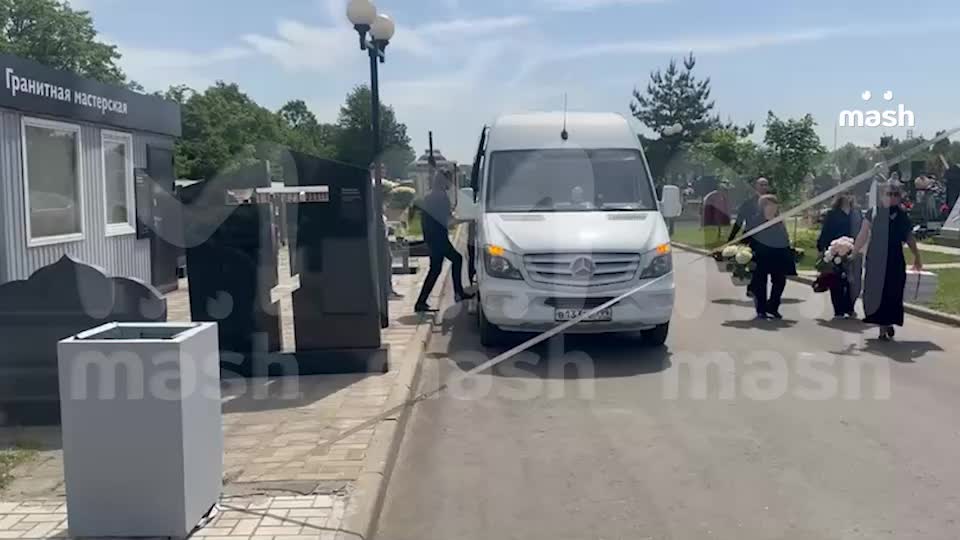 Год со дня смерти Анастасии Заворотнюк: близкие и поклонники почтили её память