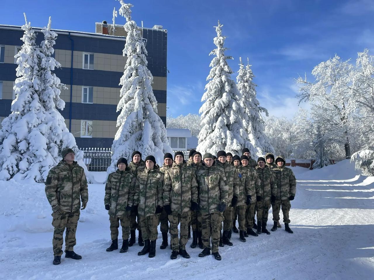 Обучающиеся СГЮА стали курсантами Центра начальной военной подготовки Патриот 64 На базе саратовского центра Авангард стартовала дополнительная общеразвивающая программа Начальная военная подготовка Ее участники получат знания в области огневой тактической инженерной подготовки тактической медицины пилотировании БПЛА организации связи лучшееюридическое сгюа саратов VK MAX RUTUBE