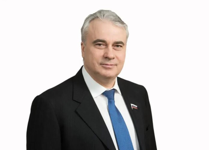 Депутат Госдумы высоко оценил работу комиссии Госсовета по энергетике под руководством главы Якутии Первый заместитель председателя комитета Госдумы по энергетике Павел Завальный положительно оценил деятельность Комиссии Государственного Совета России по направлению Энергетика которую возглавляет глава республики Айсен Николаев Подробнее читайте по ссылке Фото взято с сайта sakha gov ru yk24 ru в MAX Telegram ВК VK Видео