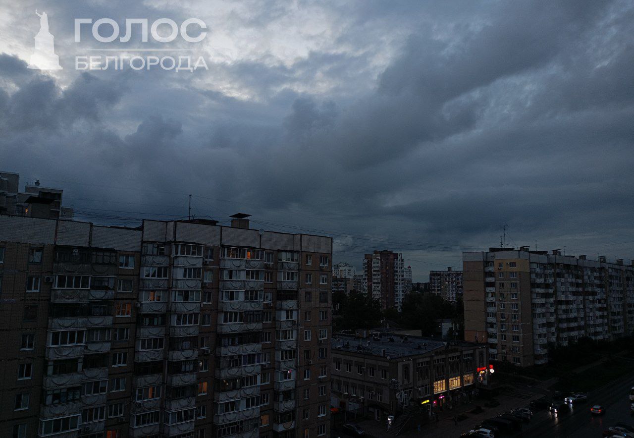 Дожди в Белгороде сохранятся до начала июня Согласно прогнозу Гидрометцентра России, осадки в регионе продлятся как минимум до конца мая. Днём температура составит от +17 до +21 °С, ночью будет опускаться до +8 °С. Подписывайся на "Голос Белгорода"