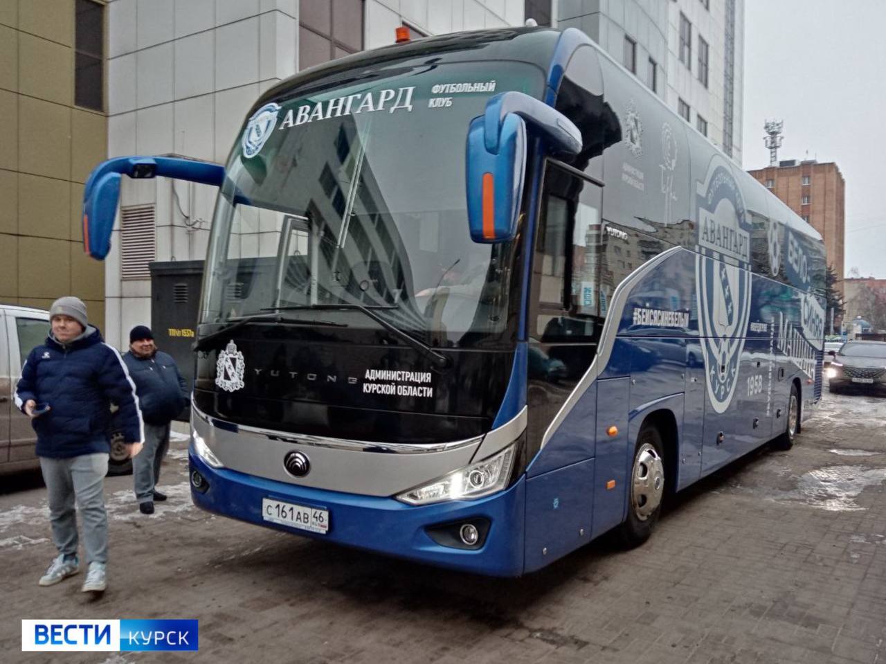 Футболисты курского «Авангарда» уехали на второй зимний сбор    Он, как и первый, пройдёт в Краснодарском крае. В город Крымск от стадиона «Трудовые резервы» отправились 20 игроков.     В течение десяти дней помимо учебно-тренировочных занятий запланированы две товарищеские игры. Соперники - ФК Севастополь и ФК Калуга.    «Вести.Курск». Только проверенная информация.