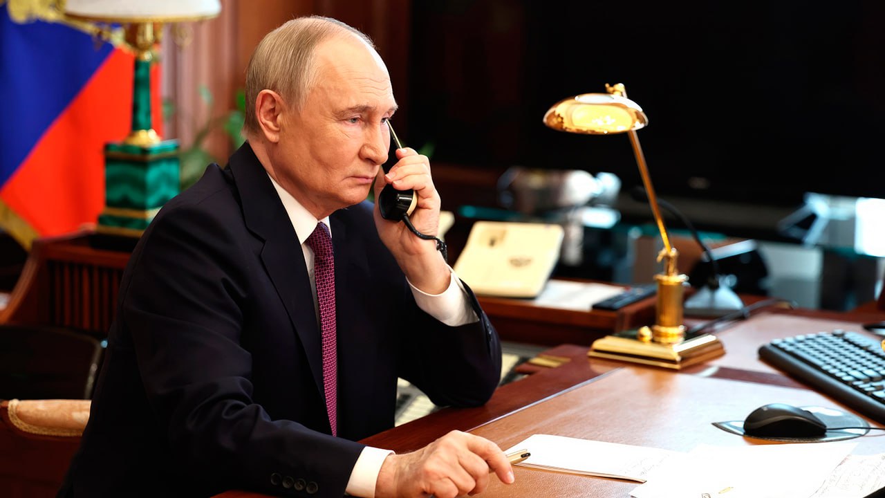 Путин провел телефонный разговор с Трампом, сообщил Песков. Также президент поговорил по телефону с папой римским Львом XIV.