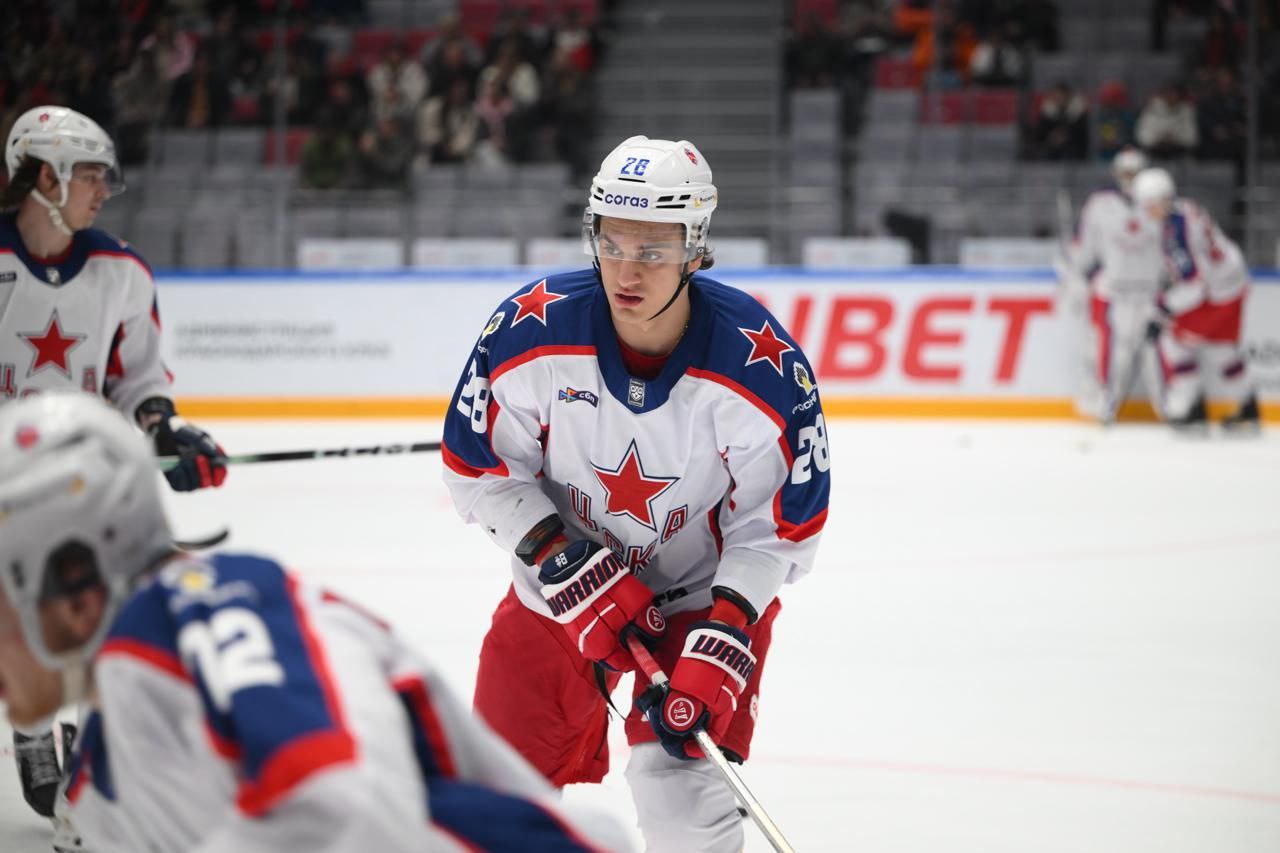 Матч КХЛ Сочи ЦСКА не будет доигран в понедельник В связи с повторным объявлением на территории Сириуса и Сочи режима атаки БПЛА было принято решение о том что матч ХК Сочи ЦСКА не будет продолжен Лига дополнительно проинформирует о решении по матчу говорится в заявлении КХЛ Встреча была прервана при счете 0 0 после первого периода Подписывайтесь на РИА Новости Спорт в МАХ