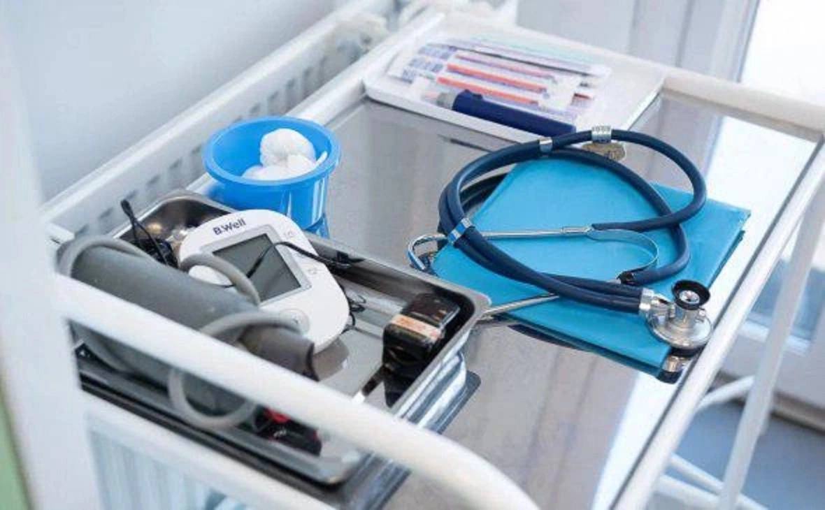 Башкирия дополнительно получила 117 млн на земские выплаты медикам Башкирия дополнительно получила 117 млн руб на реализацию программ Земский доктор и Земский фельдшер в 2025 году сообщил глава Минздрава республики Айрат Рахматуллин По словам министра Башкирия третий год получает дополнительные средства от Минфина России благодаря тому что осваивает выделенные деньги в числе первых Дополнительное финансирование направят на выплаты 94 врачам и 28 средним медработникам Размер выплат составит от 500 тыс до 1 5 млн руб их направят медикам до конца текущего года РБК УФА