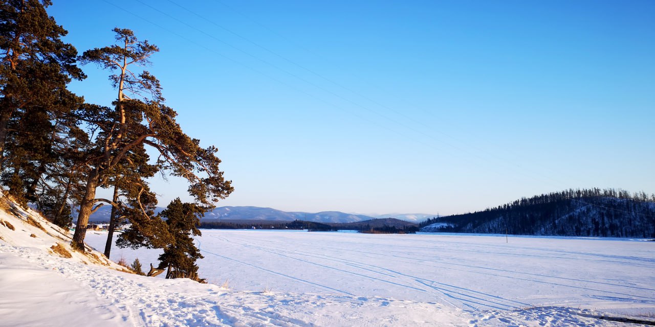 Законопроект который разрешает при определенных условиях сплошные рубки на Байкале готовят ко второму чтению В четверг 4 декабря профильный комитет Госдумы по экологии рассмотрит поправки в документ следует из повестки заседания комитета Проект закона был внесен в Госдуму в июне 2023 года и принят в первом чтении в июле того же года Что предлагается в варианте ко второму чтению в материале РБК Фото Irina Romanchuk Global Look Press РБК в Telegram и MAX