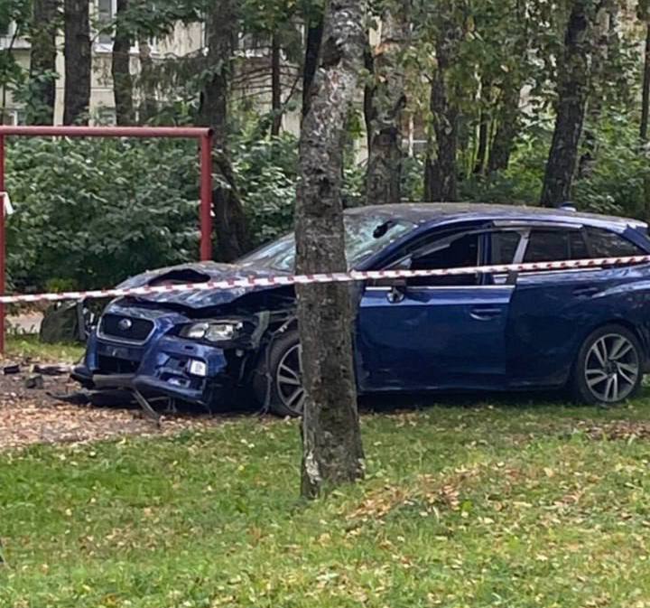 В подмосковном Наро Фоминске предварительно взорвался автомобиль Никто не пострадал Машину с места происшествия уже эвакуировали Подробности уточняются Возбуждено уголовное дело Подписаться Прислать новость