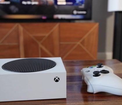 Microsoft начала показывать статистику игроков на ПК и Xbox за 2024 год  На сайте Microsoft появилась страница, где геймеры могут ознакомиться со своей персональной игровой статистикой за 2024 год. На главной странице пользователи могут увидеть свою личную «Игру года». Это тайтл, на который было потрачено больше всего времени в течение года.  Читать далее