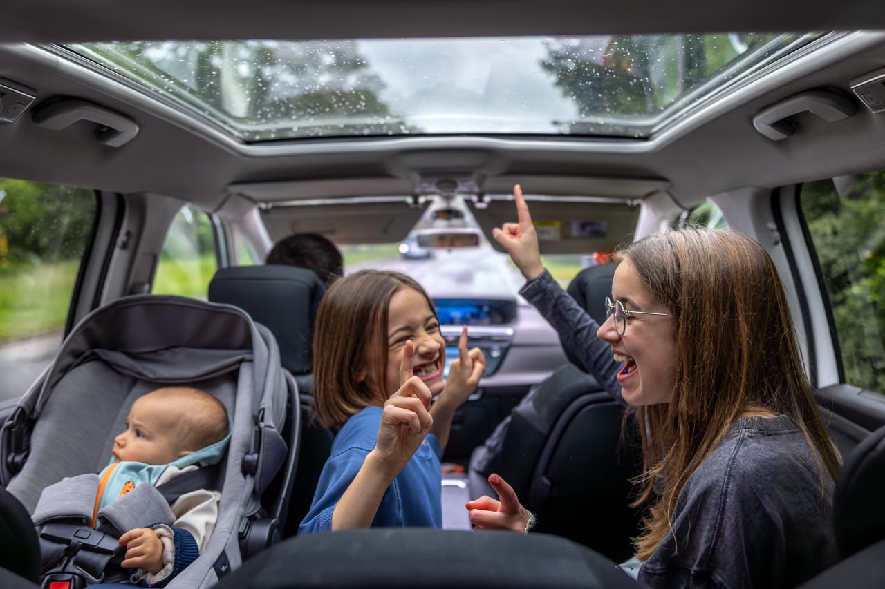 Бесплатное пользование платными парковками для всех автомобилей многодетной семьи Сегодня депутаты Законодательного Собрания Нижегородской области приняли закон расширяющий меры поддержки для родителей воспитывающих троих и более детей Новая норма предоставляет право на бесплатное пользование платными парковками для всех автомобилей находящихся в собственности многодетной семьи Инициатором изменений стали сами многодетные семьи и депутаты воплотили их предложение в жизнь freepik pvproductions Прислать новость Главные новости региона Telegram MAX