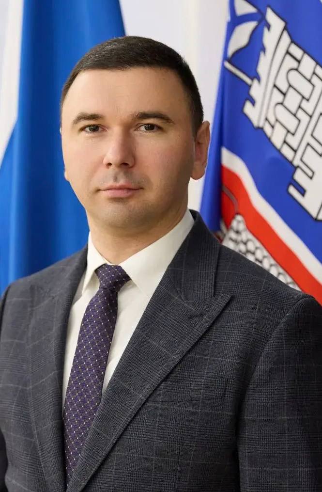 На должность заместителя главы администрации Ростова на Дону по внутренней политике назначили Андрея Косенко С 2009 года он прошел трудовой путь от специалиста первой категории в отделе по молодежной политике города до главы Железнодорожного района который возглавлял более 4 х лет Уверен что его образование профессионализм и опыт позволят успешно решать поставленные задачи написал Александр Скрябин в своем телеграм канале Фото тг канал Александра Скрябина