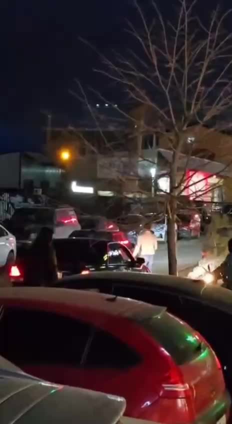 Полиция Краснодара ищет мужчину, подозреваемого в непристойном поведении в автомобиле