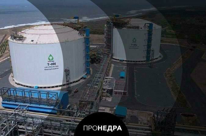Китайская корпорация планирует построить в Хабаровском крае СПГ-завод мощностью 80 тыс. т/год Дальневосточная корпорация Синьсин - Хабаровский СПГ, дочка китайской Корпорации энергетической промышленности Чжуню Синьсин намерена построить завод по производству сжиженного природного газа СПГ в Хабаровском крае. Соответствующее соглашение между представителями компании и региональными властями было подписано в рамках Российско-Китайского форума в г. Хабаровске. Пронедра/Подписывайся
