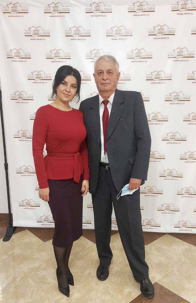 Травля алтайских коммунистов продолжается Сейчас доставлен в СК наш товарищ заместитель председателя АКЗС депутат фракции КПРФ Кропотин Юрий Борисович