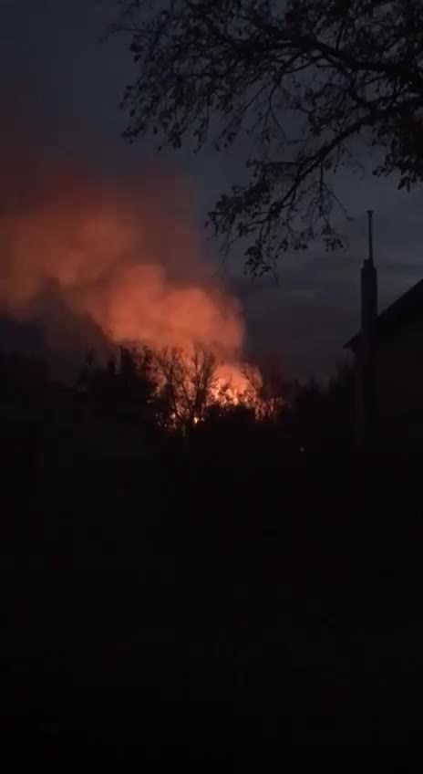 Пожары в Шадринске и на садовом обществе: МЧС ликвидировало возгорания без пострадавших