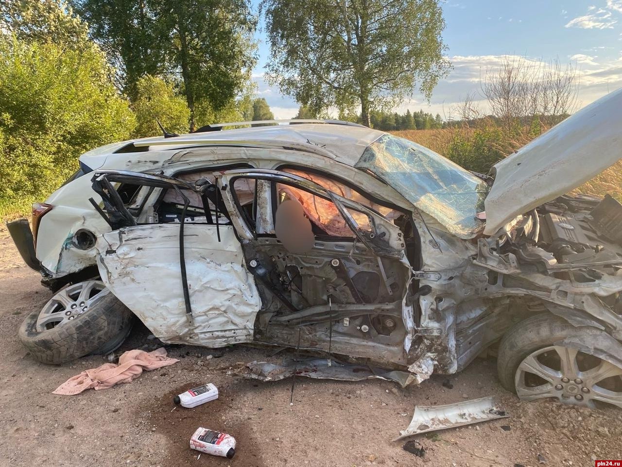 Появились фото с места смертельного ДТП с автомобилем Cadillak в Красногородском районе