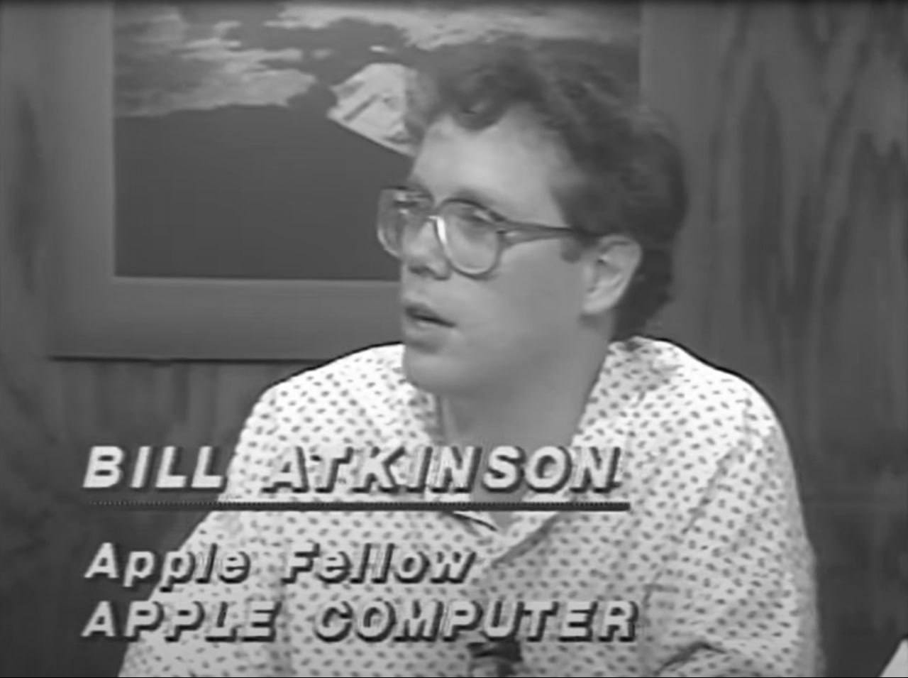 Один из создателей компьютера Apple Macintosh Билл Аткинсон умер в возрасте 74 лет от рака поджелудочной железы, сообщает BFMTV. "Мы глубоко опечалены кончиной Билла Аткинсона. Он был настоящим провидцем, чье творчество, искренность и новаторская работа над Mac будут вдохновлять нас вечно. Мы думаем о его близких", — написал гендиректор Apple Тим Кук в соцсети X. Экс-инженер компании также внедрил несколько компьютерных инноваций, в том числе двойной клик для открытия файла и папки на рабочем столе. Некоторые программы, созданные для Apple, послужили основой для множества других.