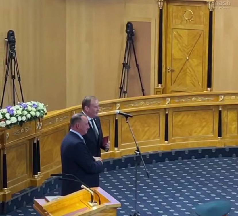 Александр Дрозденко официально вступил в должность губернатора Ленобласти и принёс присягу на свой пятый срок
