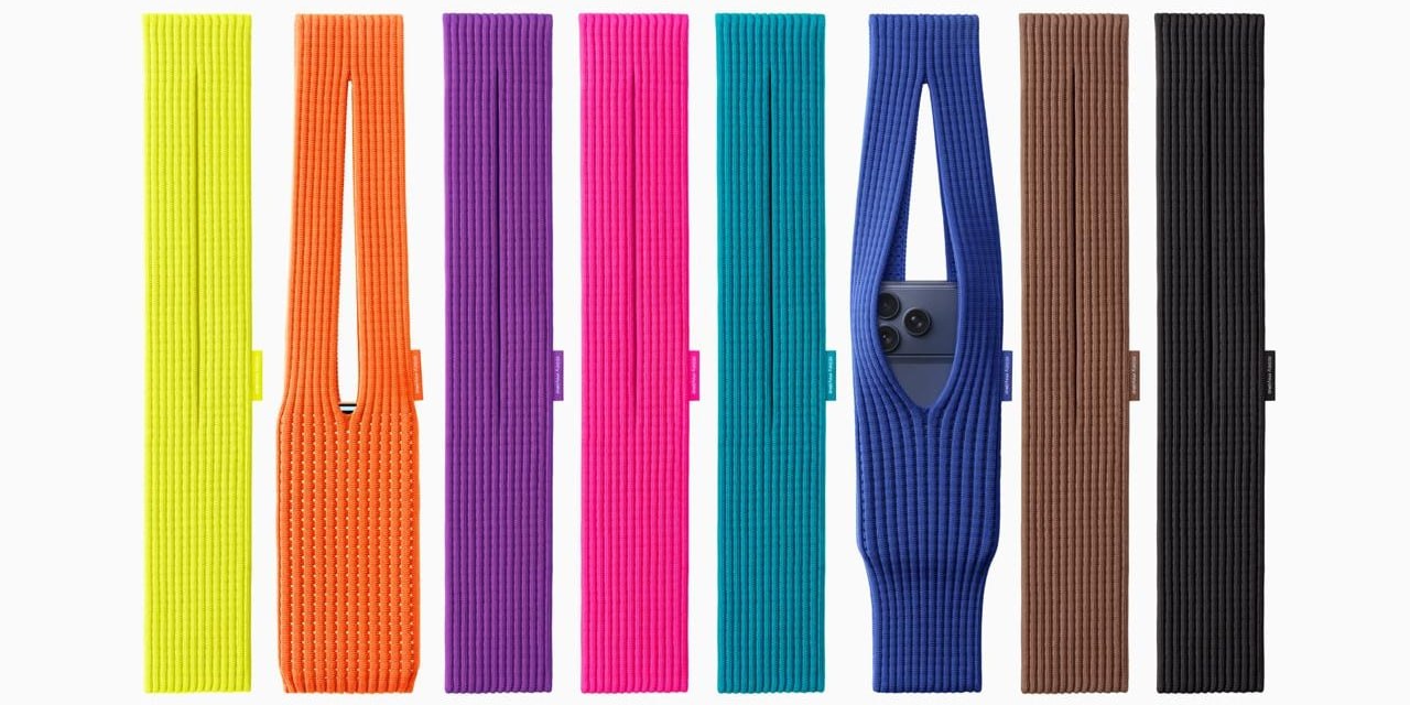 Apple заново придумала носок для iPod теперь такой чехол выпустили для iPhone Знакомьтесь iPhone Pocket трикотажный чехол ограниченной серии но больше похож на большой носок Что думаете Подписаться