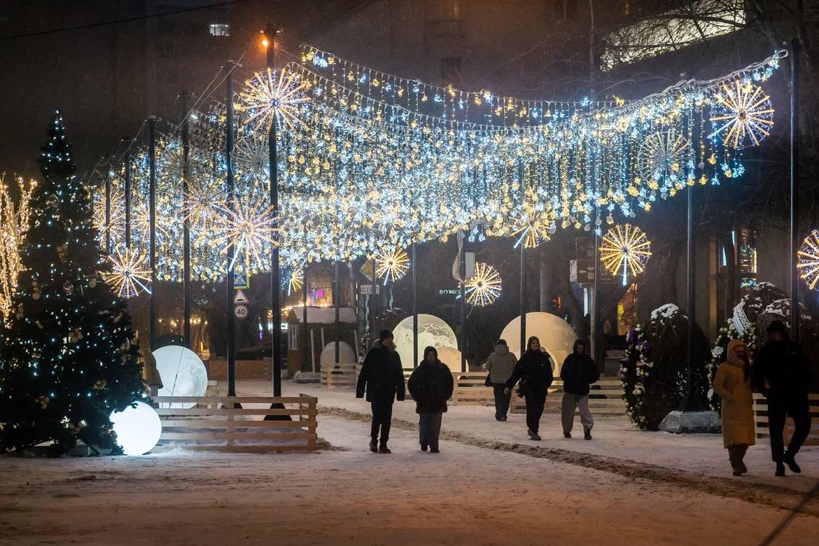 Улицу Ленина откроют для автотранспорта 11 февраля 11 февраля улицу Ленина вновь откроют для движения автотранспорта на участке от площади им Ленина до ул Советской пешеходный режим введённый с середины ноября из за подготовки и празднования Нового года будет снят демонтаж ограждений и дорожных знаков начнётся 10 февраля Подписаться на наш канал в MAX