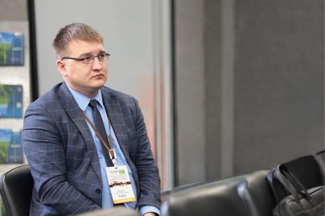 Павел Раевский назначен министром сельского хозяйства Марий Эл Указ о его назначении подписал глава региона Юрий Зайцев Ранее Раевский занимал пост заместителя министра и руководителя Центра компетенций в сфере сельскохозяйственной кооперации и поддержки фермеров Раевский потомственный фермер Он окончил Чувашскую государственную сельхозакадемию по специальности Агрономия а также Санкт Петербургский государственный экономический университет по направлению Финансы и кредит Андрей Кондратенко ранее возглавлявший региональный минсельхоз 14 октября был освобожден от должности по собственному желанию Агрономика