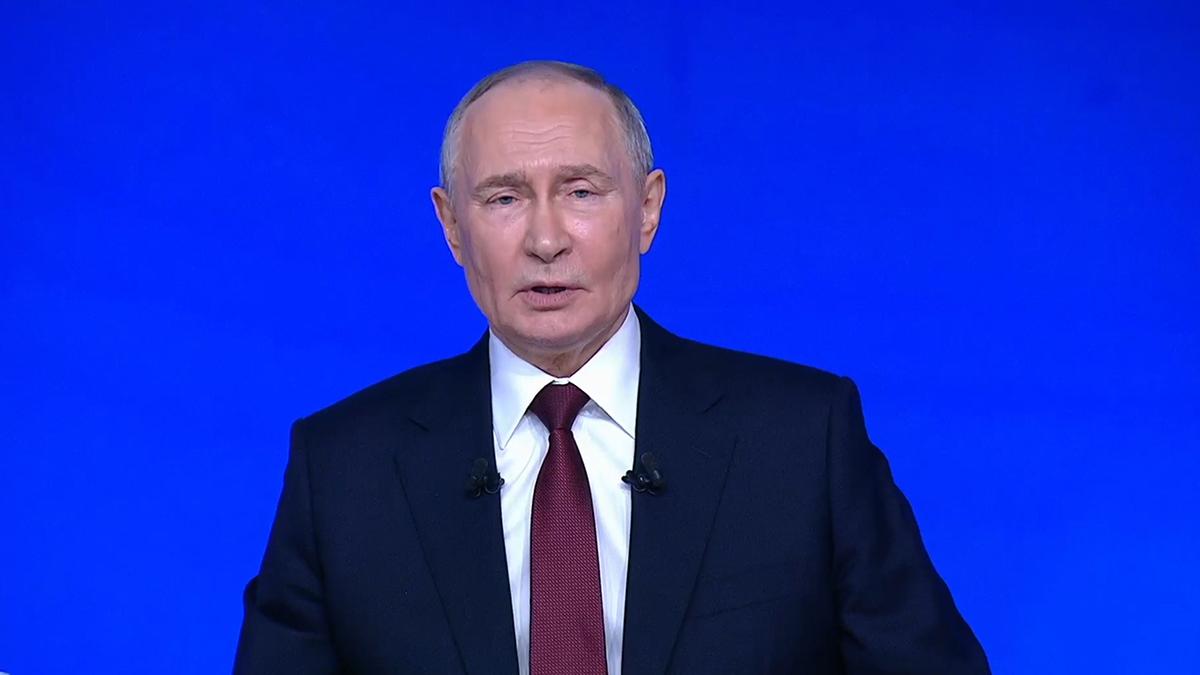 Карты таро и экстрасенсы под вопросом Путин ответил на призывы запретить оккультизм в России Я с вами полностью согласен С этим надо бороться но аккуратно чтобы не нарушать права человека пояснил президент Глава страны пообещал поручить правоохранительным органам следить за исполнением законов которые ограничивают эту сферу     Подписаться на Вечернюю Москву ВМ в MAX