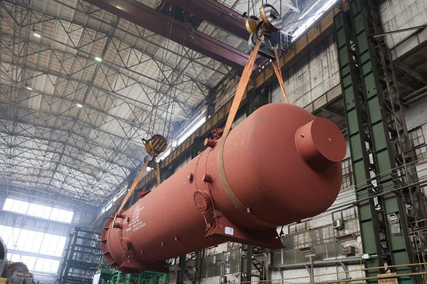 Красный котельщик выпустил новое оборудование для атомной энергетики www eprussia ru news base 2025 2349163 htm Таганрогский котлостроительный завод Красный котельщик ТКЗ укрепил свои позиции на рынке атомного машиностроения предприятие изготовило и отгрузило заказчику два сепаратора пароперегревателя СПП Эти изделия вошли в производственную линейку завода как новая номенклатурная позиция сообщила пресс служба предприятия новости энергетики Красный Котельщик ТКЗ атомное Машиностроение