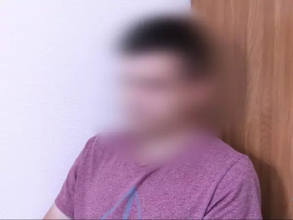 На ж/д станции в Батайске парень пытался устроить взрыв. В дежурную часть линейного отдела полиции на станции Батайск поступило сообщение о том, что на перегоне неизвестный взломал и поджёг релейного шкафа, предназначенного для автоблокировки сигнальной установки. В отношении 28-летнего подозреваемого в теракте возбудили уголовное дело.