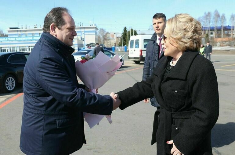 "Использование электросамокатов надо законодательно регулировать" - заявила cпикер совета федерации Валентина Матвиенко. Коми может стать одним из пилотных регионов в этом отношении. В июне руководитель Республики Ростислав Гольдштейн заявил, что в Сыктывкаре и Ухте для них создадут специальную инфраструктуру, но введут ограничения на использование.