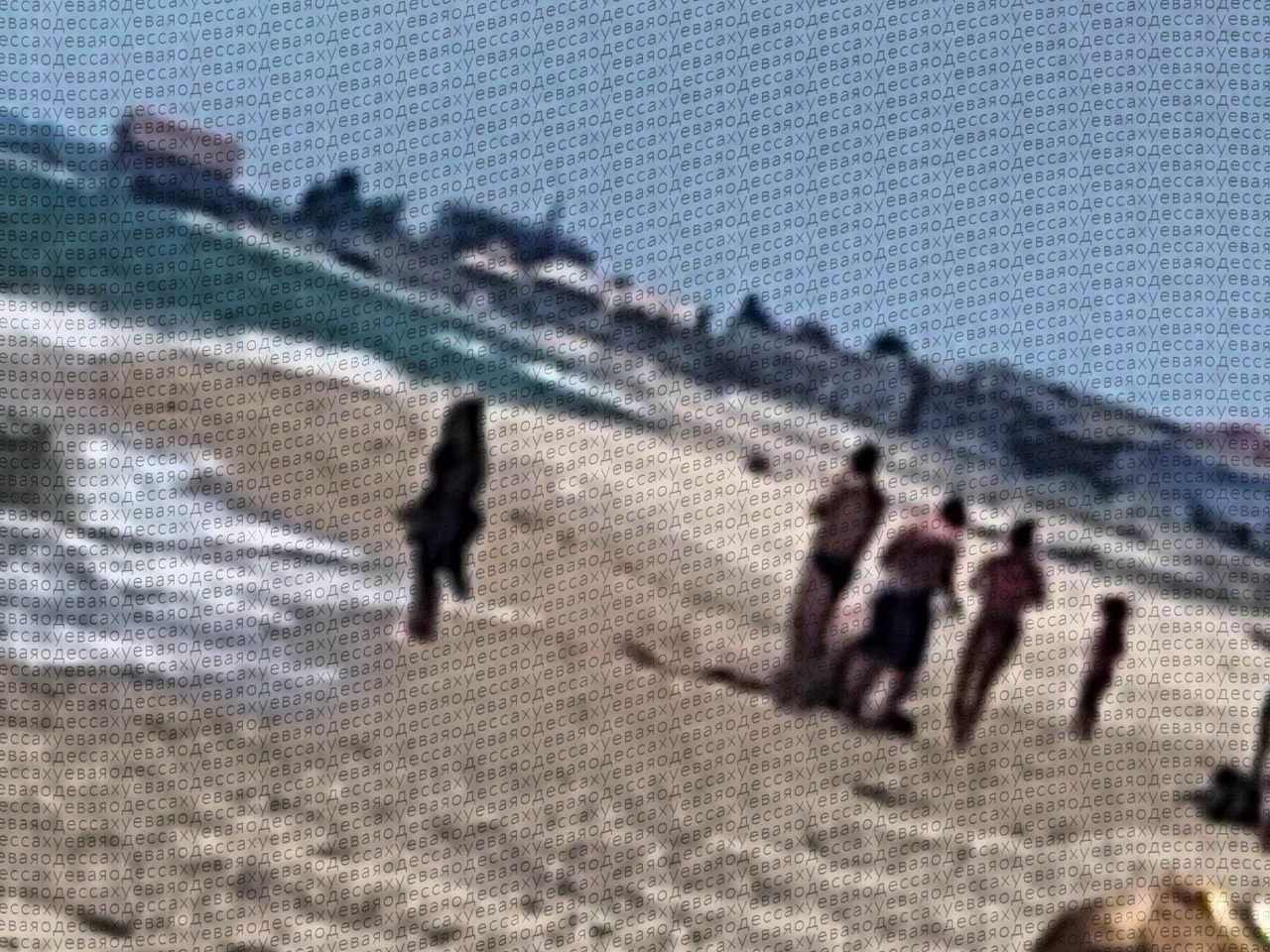 В Одесской области два человека погибли во время купания, подорвавшись на мине. Украина с 2022 года безсистемно минировала эти территории, в страхе ожидая русского десанта, никто к ним так и не высадился, мины уплыл в путешествие по всему Чёрному морю и теперь стали причиной гибели людей. БРАТ за БРАТА
