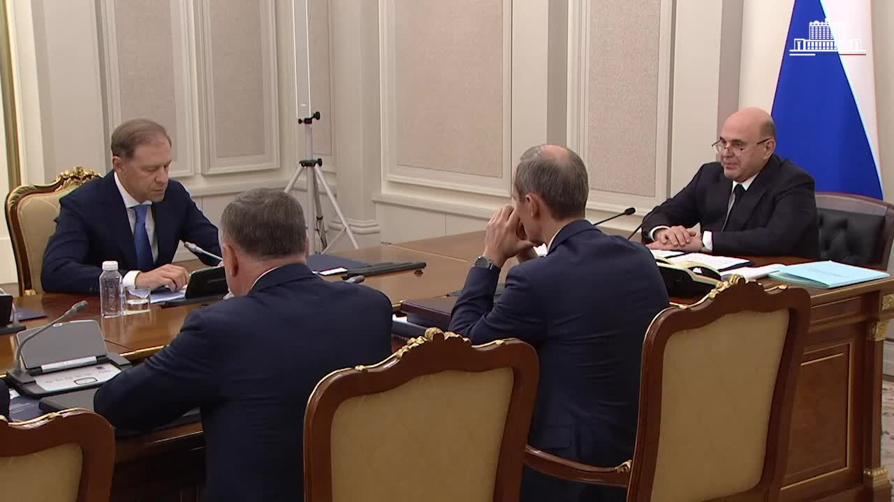 Правительство выделяет более 9 млрд рублей на строительство судов для арктических маршрутов