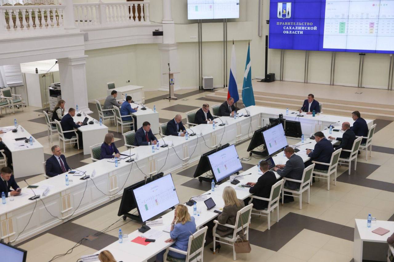 Реки Сахалинской области освобождают от завалов для предотвращения паводков. В Сахалинской области по поручению губернатора Валерия Лимаренко освобождают от завалов паводок опасные реки. На водных объектах уже выявлено 35 проблемных участков, муниципалитетам поставлена задача ликвидировать завалы до 1 июля. О ходе работ доложили главе региона на заседании областного правительства. Подробности #сахалин #сахалинскаяобласть