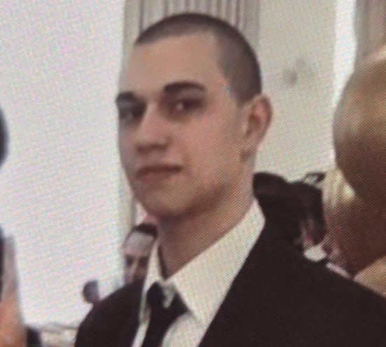 16-летний подросток сбежал из детдома  Сергей Сосновский сам ушёл из учреждения на на улице Острогожской, 57 ещё 18 июня. До настоящего времени местоположение парня не установлено, на связь он не выходит.   Если вы располагаете сведениями о местонахождении Сергея Сосновского, незамедлительно сообщите об этом по телефонам +7  473  236-42-15, +7  903  859-98-03, +7  906  582-58-90.
