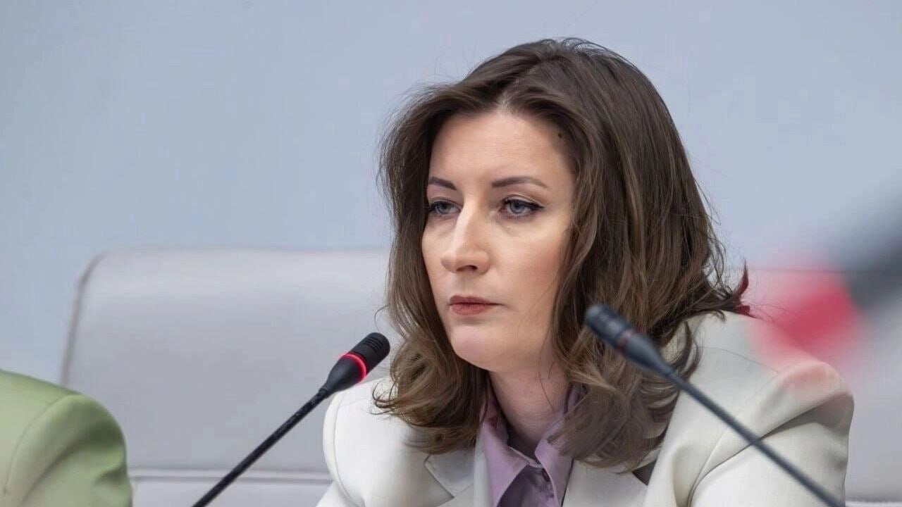 Экс глава минздрава края Наталья Говорушкина устроилась в минздрав Подмосковья Она стала замминистра здравоохранения Московской области информация об этом появилась на портале ведомства 19 января Говорушкина будет курировать управление организации первичной медико санитарной помощи Говорушкина уволилась из краевого минздрава в июне после скандала со слитой записью совещания prmira news