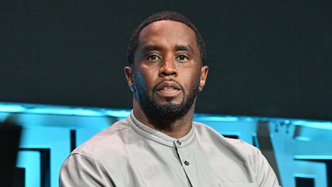 По данным CBS News рэпер Diddy занимается в тюрьме помощью в местной часовне и проходит интенсивную программу лечения наркозависимости Он был осужден ранее в этом году по делу о перевозке людей для занятия проституцией EPA TASS