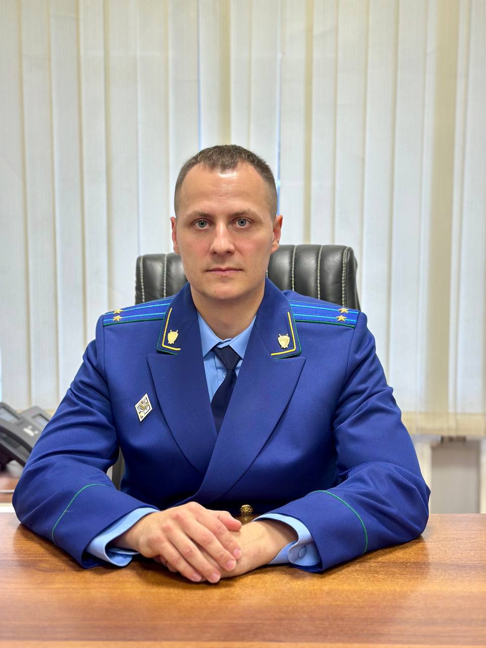 Прокурором Томского района Томской области назначен Дмитрий Кубусевич Приказом Генерального прокурора Российской Федерации от 10 ноября 2025 года Nº 1232 к советник юстиции Дмитрий Анатольевич Кубусевич назначен на должность прокурора Томского района Томской области Дмитрий Анатольевич родился в 1987 году в г Северске Томской области окончил Юридический институт Томского государственного университета На службу в органы прокуратуры принят в июне 2009 года Работал помощником прокурора Томского района Томской области прокурором отдела по надзору за уголовно процессуальной и оперативно розыскной деятельностью прокуратуры Томской области заместителем прокурора Кировского района г Томска С февраля 2022 года занимал должность заместителя прокурора Ленинского района г Томска За добросовестное исполнение служебных обязанностей награжден знаком отличия За верность закону III степени неоднократно поощрялся правами прокурора Томской области