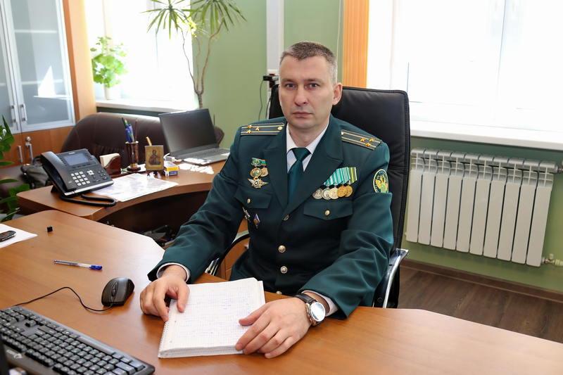 И.о. начальника Калининградской областной таможни в период с 19 мая по 18 августа текущего года назначен полковник таможенной службы Денис Партоменко - приказ ФТС РФ от 19 мая 2025 года № 900-КС. В конце апреля он был назначен на должность заместителя начальника Калининградской областной таможни. До этого с июня 2024 года он работал заместителем начальника Псковской таможни СЗТУ. Возглавлявший КОТ с октября 2024 года Владимир Зябко назначен исполняющим обязанности начальника Московской таможни. Еще больше новостей — в Telegram-канале RUGRAD