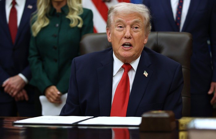 Дональд Трамп объявил чрезвычайное положение в США из за угрозы нацбезопасности которая по его словам исходит от Кубы Указ опубликовал Белый дом Фото Samuel Corum Getty Images interfaxonline