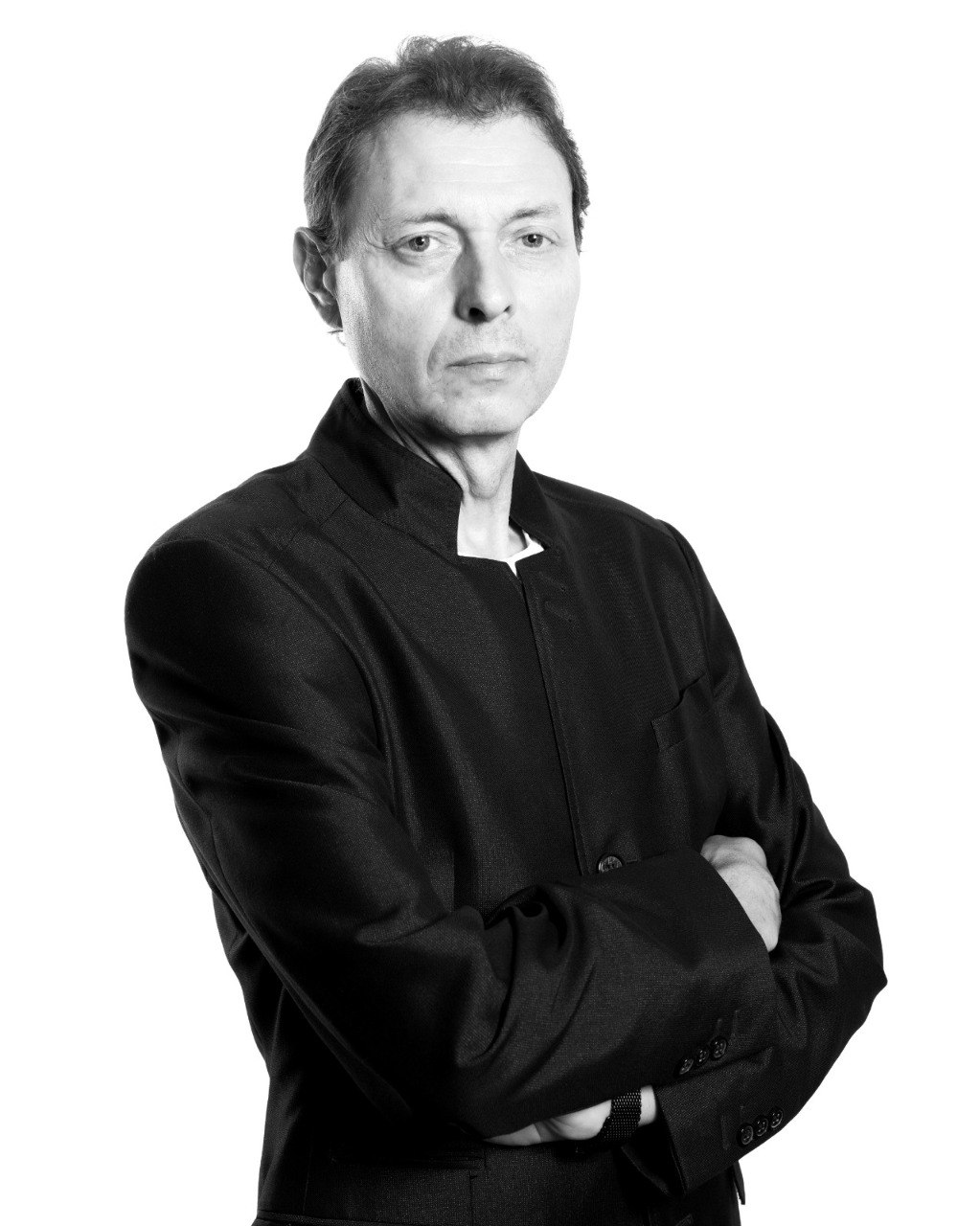 Траурная церемония прощания с Игорем Марковичем Есиповичем пройдет 2 ноября с 10 00 до 11 00 в ритуальном центре Некрополь по адресу ул Загородный сад д 11 въезд на территорию Соловьевской больницы с ул Харитонова Начало гражданской панихиды в 10 00 Отпевание в 10 30 В 11 00 отъезд на Игнатовское кладбище для захоронения