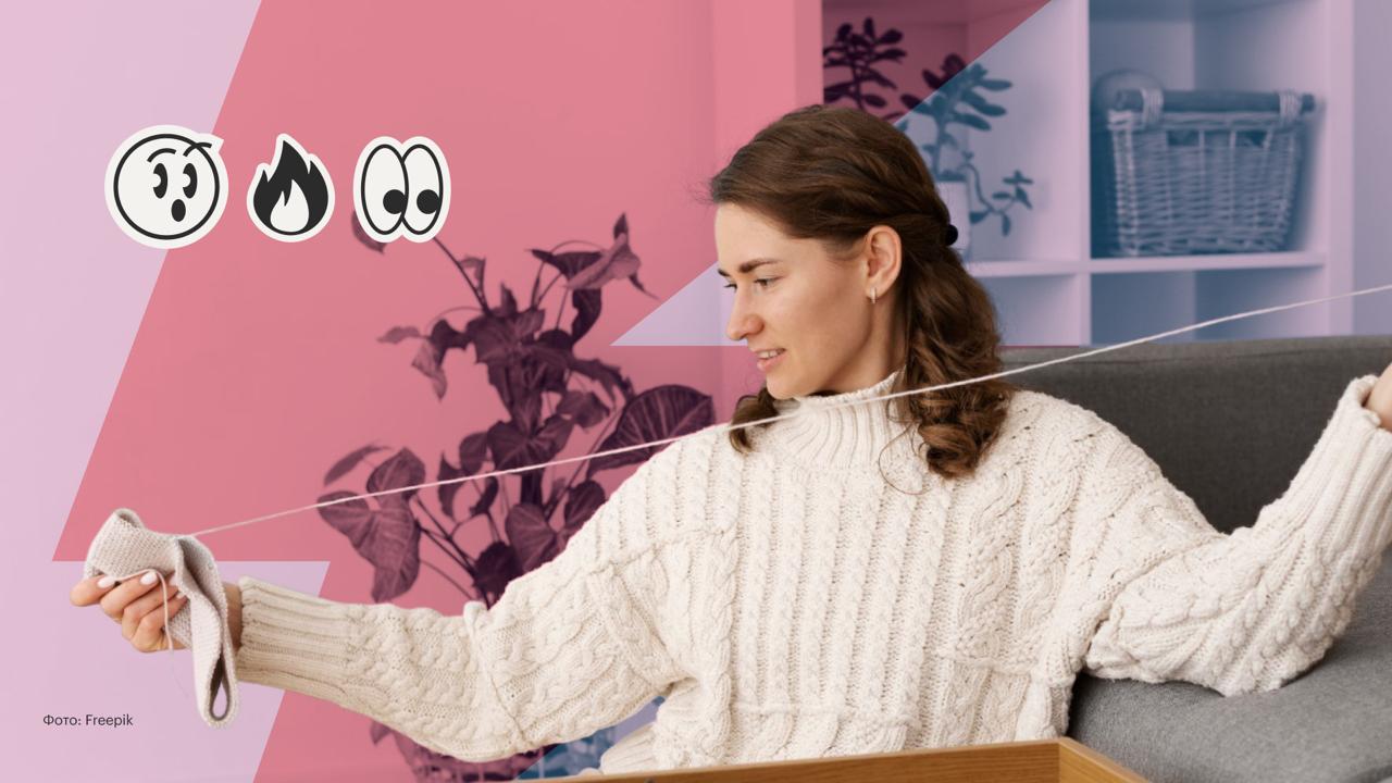 Самозанятым в России могут повысить лимит доходов и учесть расходы Пакет законодательных инициатив направленных на модернизацию специального налогового режима для самозанятых готовит бизнес объединение Деловая Россия В числе ключевых предложений реформы Введение возможности вычета из налогооблагаемой базы затрат на аренду помещений и комиссионные вознаграждения цифровых платформ агрегаторов маркетплейсов В настоящее время эти расходы не учитываются что создает ситуацию двойного налогообложения сначала как доход самозанятого затем как доход арендодателя или платформы Увеличение годового порога в 2 4 млн руб при превышении которого самозанятый теряет право на применение льготных ставок 4 при работе с физлицами 6 с юрлицами Предлагается установить новый лимит с учетом инфляции с 2019 года поэтапно повысив его до 3 6 4 млн руб к 2028 году Упрощение процедуры перехода из самозанятых в индивидуальные предприниматели через межведомственный электронный документооборот Также предлагается создать систему мониторинга деятельности для формирования кредитной истории и доступа к льготному финансированию Представители бизнеса и юристы указывают что учет расходов сделает налоговую нагрузку более справедливой а повышение лимита учтет инфляцию По данным на конец августа в России зарегистрировано 14 3 млн самозанятых Инк медиа для предпринимателей