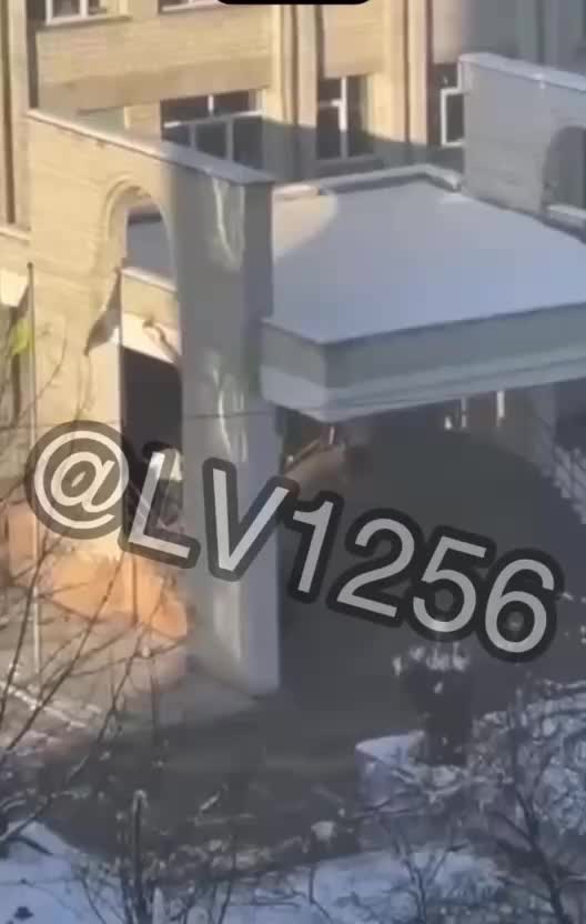 Во Львове родители устроили стрельбу во дворе школы после конфликта