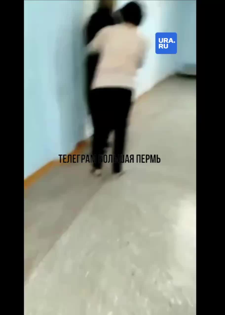 В Нытве учительница подвергла травле семиклассницу из-за макияжа