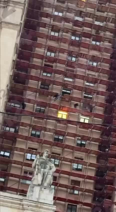 Трое молодых людей задержаны за хулиганство на Кудринской площади