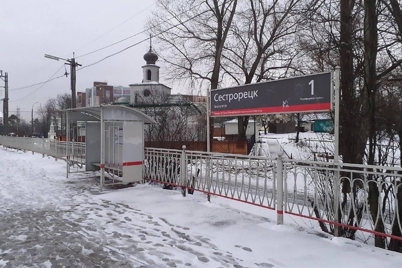 Суд посчитал мелким хулиганством половой орган мигранта в вагоне электрички Сестрорецкий районный суд назначил 7 суток административного ареста Абдуллоху Омаралиеву за два эпизода мелкого хулиганства Мужчина дважды устраивал эксгибиционисткий дебош в утренней электричке Судебная пресс служба пишет что 24 декабря в вагоне поезда на станции Курорт Сестрорецк Омаралиев матерился и демонстрировал свой оголённый половой орган совершая непристойные действия и не реагируя на замечания Это повторилось 22 января на той же станции и в то же время 8 22 Омаралиев признал вину и раскаялся подтвердив обстоятельства правонарушений TodaySPb   Новости GradSPb   Места СПб