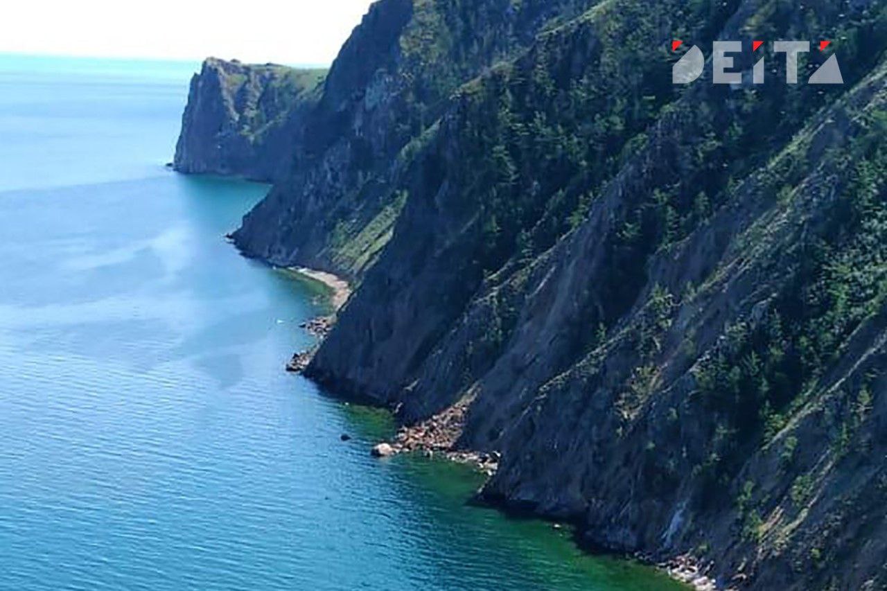 Российско-китайская экспедиция отправилась изучать эволюцию климата Из Владивостока стартовала совместная научная экспедиция России и Китая на судне "Академик Лаврентьев". Ученые направляются в Берингово море и северо-западную часть Тихого океана для исследований в области палеоокеанографии и климатологии. В составе международной группы - 25 специалистов, включая 5 китайских ученых. Экспедиция приурочена к 15-летию первых совместных океанологических исследований двух стран. Полученные данные помогут понять закономерности эволюции климата в Арктике и северной части Тихого океана, а также восстановить историческую эволюцию океанской среды.