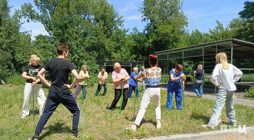 Более трех тыс. пенсионеров ЛНР с начала года участвовали в программе «Активное долголетие» Более трех тыс. пенсионеров в ЛНР приняли участие в программе «Активное долголетие» с начала этого года. Об этом сообщил заместитель министра труда и социальной политики ЛНР Евгений Войнов. «Она программа „Активное долголетие“ — прим. ЛИЦ реализуется в рамках национального проекта „Семья“ федеральной программы „Старшее поколение“. Это комплексная программа, которая позволит сделать жизнь пенсионеров и людей старшего возраста более комфортной, здоровой, позитивной и оптимистичной. За пять месяцев текущего года в ней приняли участие более трех тысяч человек», — сказал заместитель министра. Он отметил, что реализация госпрограммы запланирована до 2030 года. «В ее реализации будет участвовать не только Министерство тру... Подробнее>>>