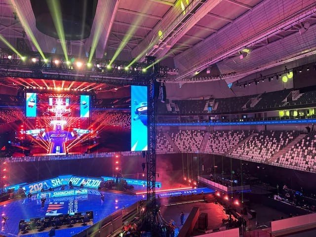 Китайские работяги слили кадры арены плей-офф Perfect World Shanghai Major 2024.   Как думаете, у кого соревновательные арены круче?   — у дотеров   — у ксеров   — у лолеров   — у млббшеров    Пополнить Steam