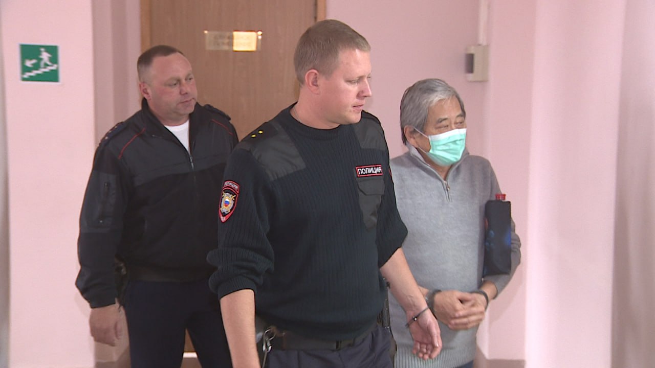 Сегодня суд в Волгограде вынесет окончательный приговор Александру Паку На заседании которое состоялось 12 ноября присяжные заседатели единогласно признали его виновным в убийстве многодетной матери Екатерины Буравлевой Заседание начнется в 11 00 в Волгоградском областном суде 74 летнему Александру Паку грозит от 8 до 20 лет лишения свободы Подписаться Перейти на сайт