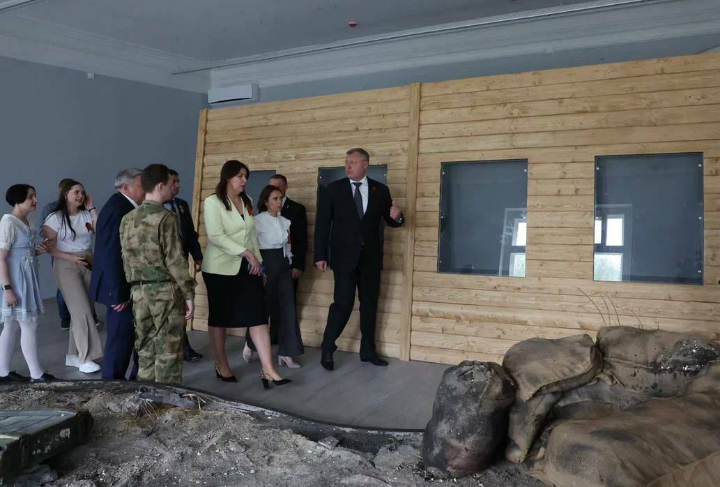 Музей боевой славы в Астрахани открыт после реставрации Первая экспозиция здесь появилась 9 мая 1975 года, а через 10 лет, в год празднования 40-летия Великой Победы, комплекс занял все три этажа. После обновления экспозиции и ремонта помещений музей открыт для посетителей.
