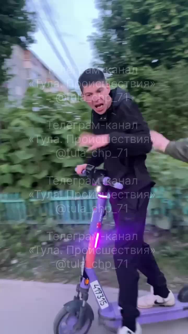 В Туле самокатчик сбил пенсионерку и скрылся с места происшествия